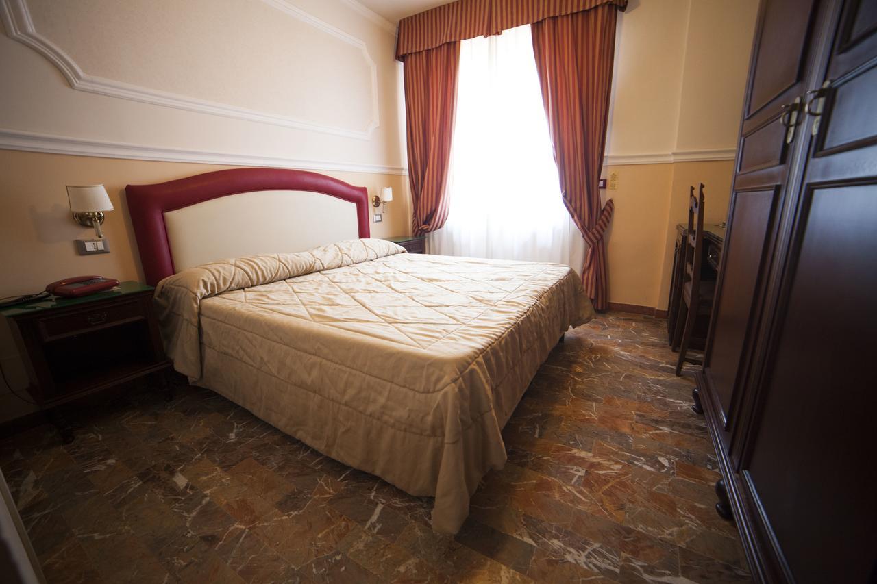 Hotel Gran Duca Livorno Exteriör bild